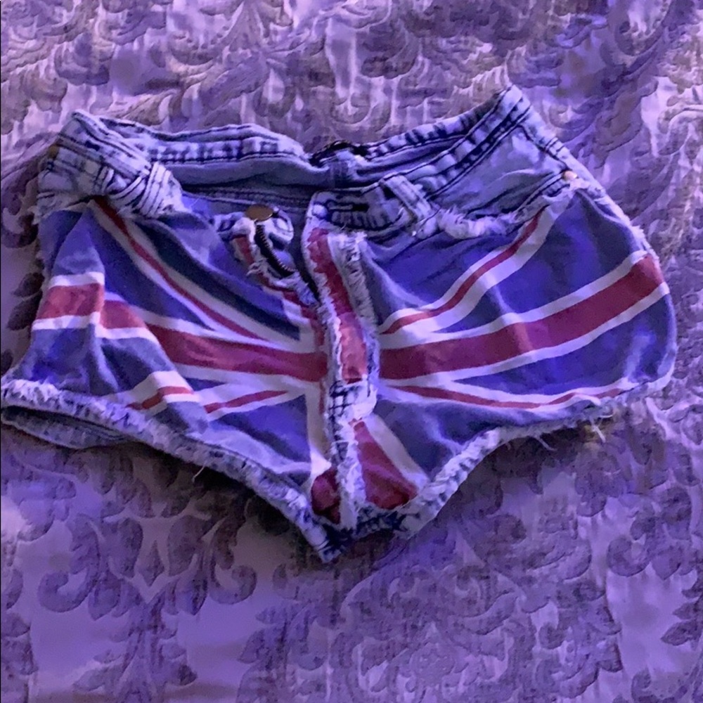 Flag shorts